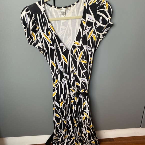 Diane vonFurstenberg wrap dress - Picture 2 of 4